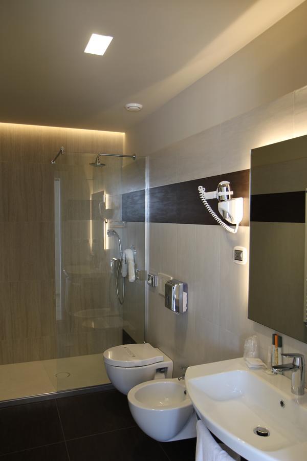 Suites & Apartments Liola' Castrocielo Екстер'єр фото