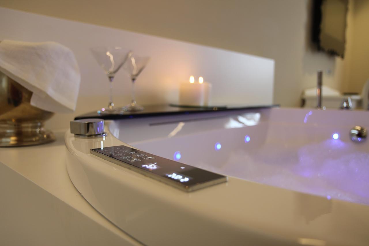 Suites & Apartments Liola' Castrocielo Екстер'єр фото