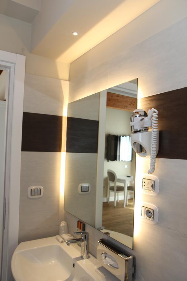 Suites & Apartments Liola' Castrocielo Екстер'єр фото